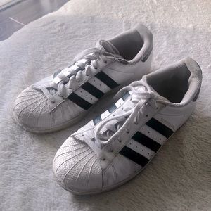 Adidas superstars